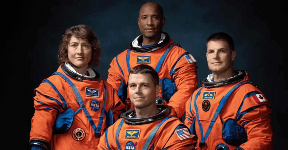Foto de los cuatro tripulantes de Artemis ll: Reid Wiseman (comandante, NASA), Victor Glover (piloto, NASA), Christina Koch (especialista, NASA) y Jeremy Hansen (especialista, Agencia Espacial Canadiense - CSA).