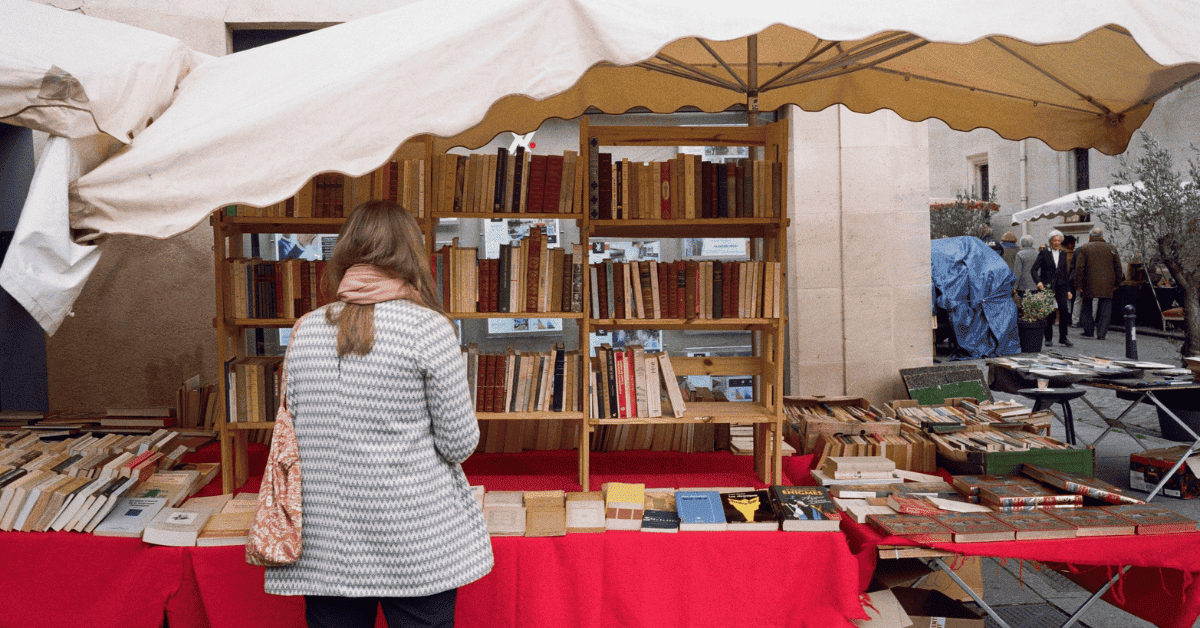 Sant Jordi va más allá de las rosas: las iniciativas solidarias que tienes que conocer
