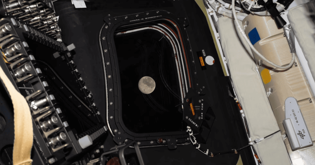 Foto de la luna desde el espacio.