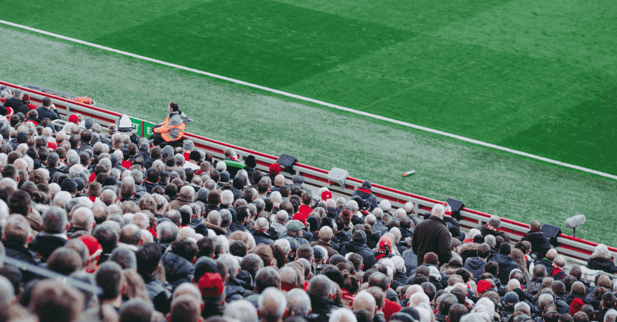Grada de aficionados en un partido.
