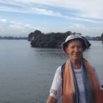 Imagen de Kandy García, de 91 años, que ha visitado más de 70 países sola y ahora lleva a otras mujeres con ella.