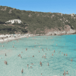 Imagen de una playa cristalina
