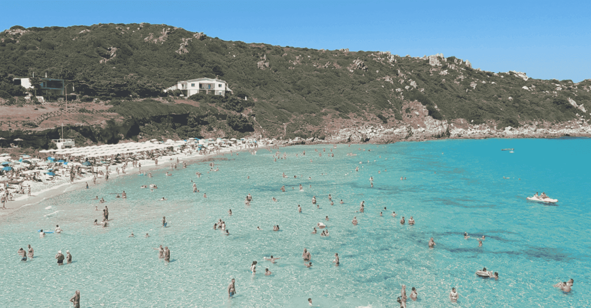 Imagen de una playa cristalina