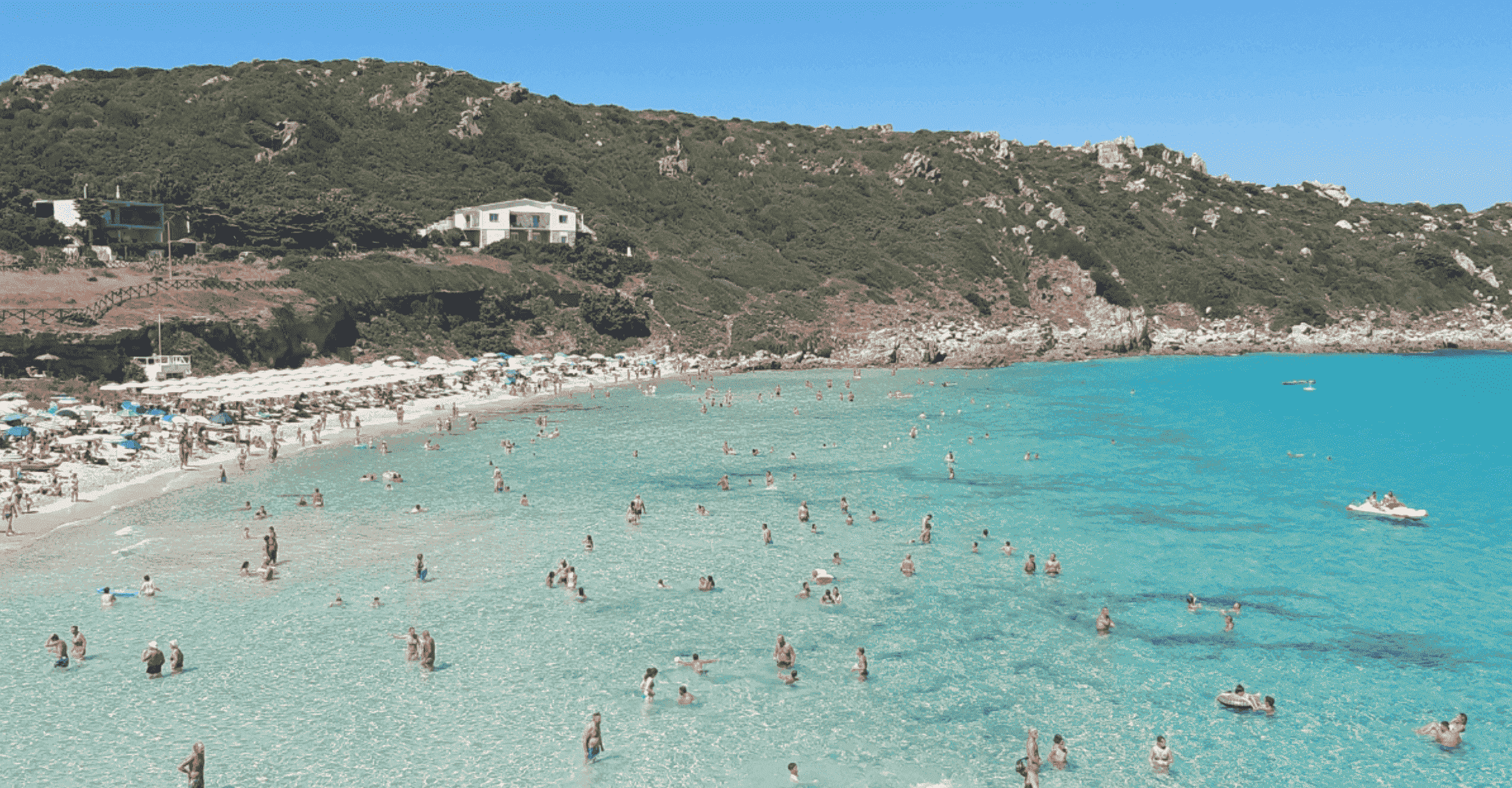 Imagen de una playa cristalina